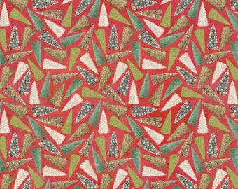 Holly Woods Christmas Quilt Fabric Bottlebrush Tree Toss 9246-83 Coral