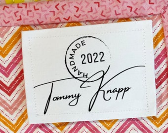 Modern quilt labels in Cotton or Polyester and personalized with your name and a year. This is a sheet of 6 labels. Sew-on
