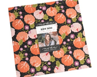 Hey Boo Layer Cake de Lella Boutique para Moda Fabrics.