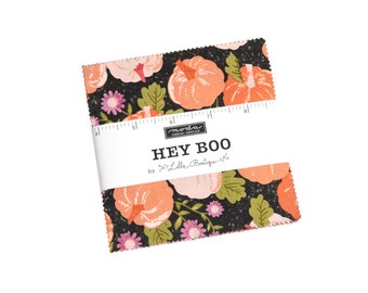 Hey Boo Mini Charm Pack de Lella Boutique para Moda Fabrics. Cortes de 2,5 x 2,5"