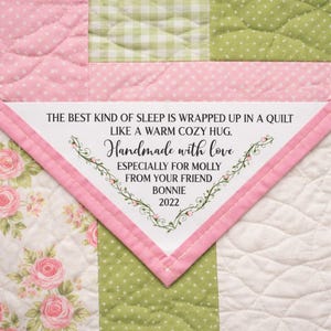 Personalized Corner Quilt Label, Cozy Hug Quilt Label, Triangle Quilt Label, Custom Quilt Tag, Handmade Quilt Label, Gift Quilt Label