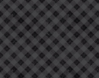 Snowy Gnomies Christmas Quilt Fabric 3074 49377 999 Plaid Black