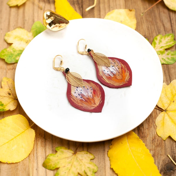 Boucles d'oreilles cuir rouge marron doré peintes à la main "Tabac d'Espagne" Dormeuses laiton doré à l'or fin, Automne Hiver Cadeau de Noël