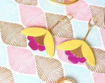 Orecchini in pelle con petali di fiori gialli e fucsia metallizzati, orecchini a lobo in ottone placcato oro 24 carati, ipoallergenici