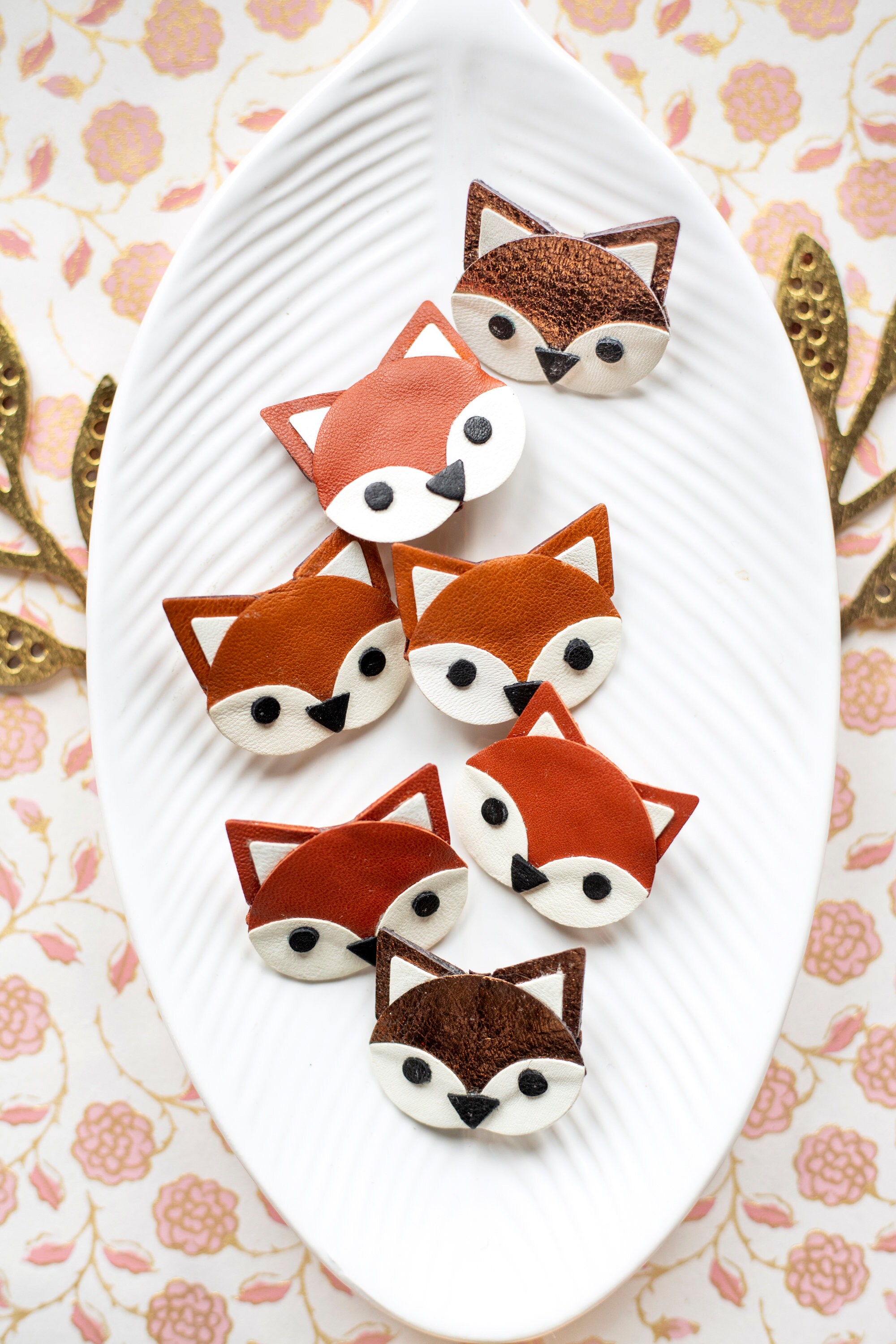 Pin's Renard Roux Marron Et Blanc En Cuir Recyclé, Cadeau Anniversaire,  Automne, Halloween, Animaux De La Forêt, Cadeau De Noël - Etsy, image size:2000x3000