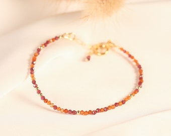 Bracelet "Crépuscule" en perles de pierres semi-précieuses, pierres fines de Grenat et Hessonite rouge et orange. Bracelet fin bohème coloré