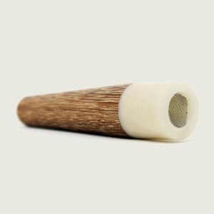Pipe en bois et tagua faite main, commerce équitable