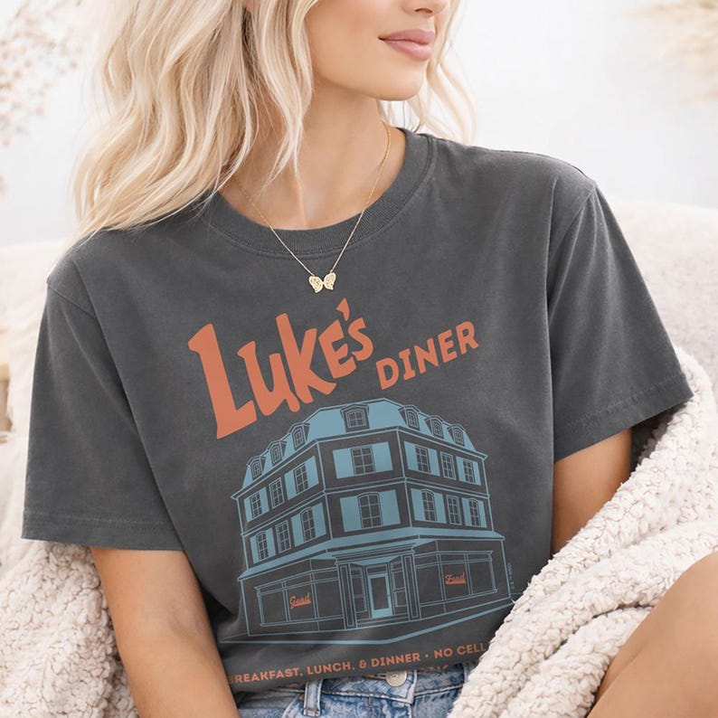 Gilmore Girls Stars Luke's Diner Building Officially Licensed Adult Oversized Comfort Colors T-Shirt and Crewneck Sweatshirts afbeelding 13