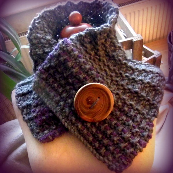 An'ug, a knitting pattern pdf for a chunky, warm cowl / scarf / neckwarmer. Cosy.