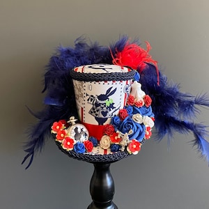Mini top hat, white rabbit diorama hat, alice in wonderland mini top hat, mad hatter hat, mad tea party hat