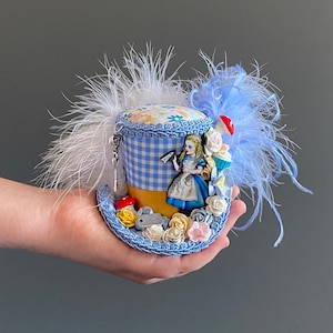 Micro Mini Top Hat, Alice Mini diorama hat, Alice in Wonderland, Mad hatter hat, Tea party hat, Tea Hat