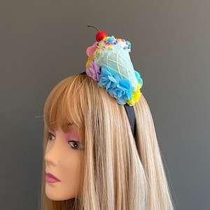Eistüte-Stirnband, Eistüte-Blumenkrone, Eiscreme-Fascinator, Alice im Wunderland, Mad Hatter Tea Party, Kentucky Derby