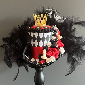 Mini cappello a cilindro, mini cappello da carta, cappello della regina di cuori, regina della corona d'oro, Alice nel paese delle meraviglie, tea party del Cappellaio Matto