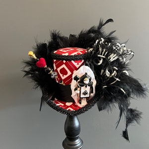 Mini Top Hat, Derby Hat, Queen of Hearts Hat, Card Hat, Alice in Wonderland, Mad Hatter Hat. Tea Party Hat, mini Vegas top hat, Tea hat