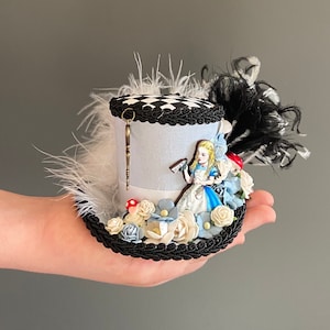 micro mini top hat, alice in wonderland mini top hat, mad hatter, tea party mini top hat, alice mini diorama hat