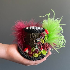 Micro Mini Top Hat, White Rabbit diorama hat, Alice in Wonderland Mini Top Hat, Mad hatter, Tea party tea hat
