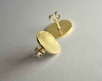 HANNAH 1. non-round ear studs made of brass or copper