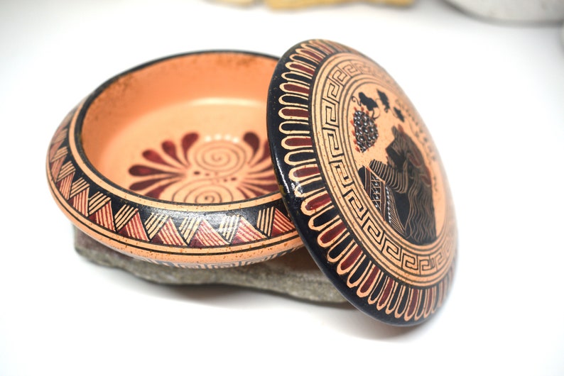 Greek Ancient Vase Ceramic Replica Pottery Pyxis of the Classical Period adorned with Dionysus 10.8cm 4.25inches *FREE SHIPPING*