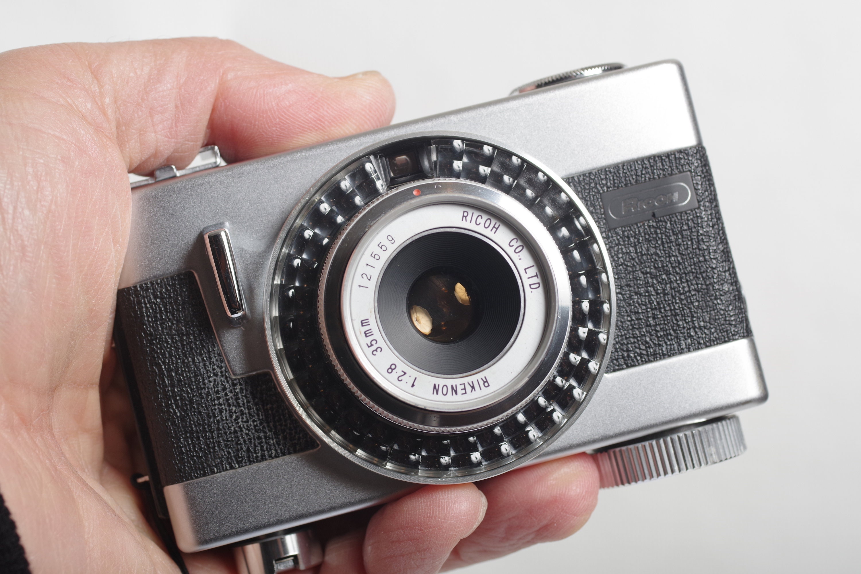 Ricoh Auto Shot 35mm Mechanical Wind-up Camera | eBay