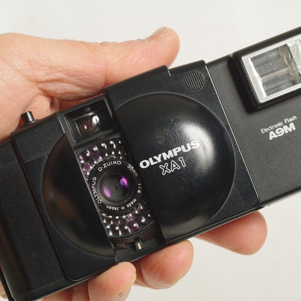 Olymus XA-1 35mm Point & Shoot Kompaktkamera mit Box, Anleitung, A9M Blitzgerät! Vollständig gewartet und sofort einsatzbereit!
