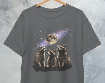 Cute Raccoon Shirt, Racoons Looking At Moon, Vintage Unisex Animal Tshirt, Racoon Moon Shirt, Funny Raccoon T-shirt, Gift for Racoon Lovers