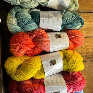 Filato per calze tinto a mano – Misto lana superwash e nylon, 435 iarde