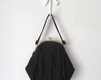 Bag No. 15 | Circa 1950s Classic Handbag with Coin Purse