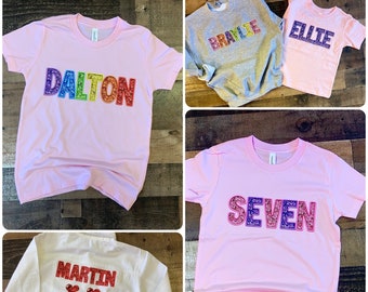 T-shirt Zara Bébé Extra Fun Rainbow Lettres - Taille 3-6 Mois (sans étiquettes)