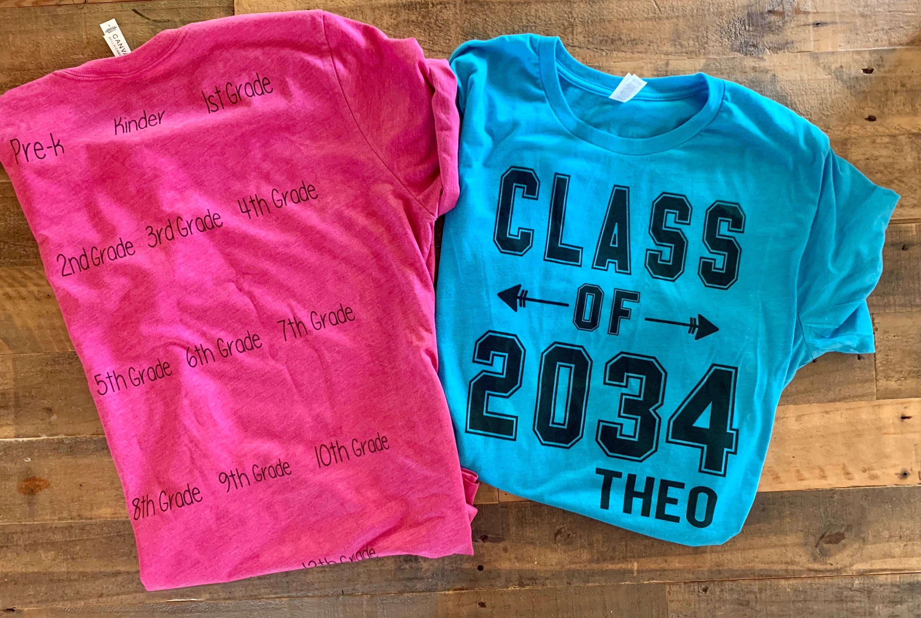 Kleding Unisex kinderkleding Tops & T-shirts T-shirts T-shirts met print Grow With Me Kids Class of Back to School Class of Personalized Shirt ANY YEAR 