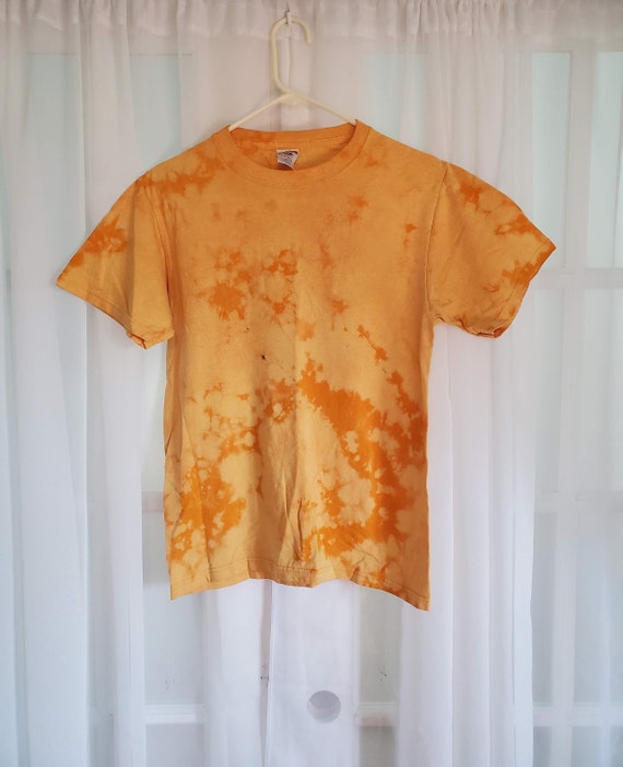 Red shirt online bleach tie dye