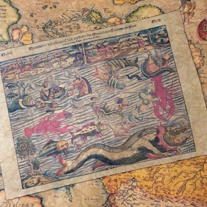 Mittelalterliche Kunstreplik • Karte der Seeungeheuer, Sebastian Münster, 1545 • Handgefertigter Druck, mit Goldfarbe beleuchtet, mit Bienenwachs überzogen