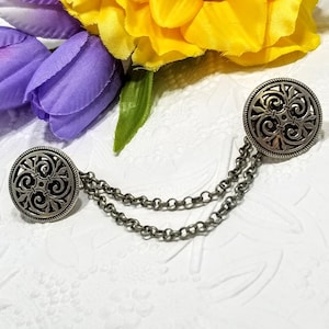 Antique Silver fleur de lis Round Sweater Clip, Cardigan Clip, Collar Pin, Sweater Clasp, Sweater Closure 5025
