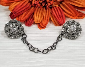 Rhinestone Sweater Clip: Round Cardigan Collar Closure
