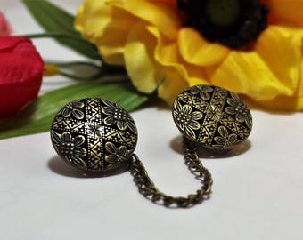 Antiqued Bronze Flower Sweater Clip: Cardigan Clasp, Collar Guard