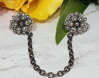 Rhinestone Flower Sweater Clip: Vintage Inspired Cardigan Collar Closure