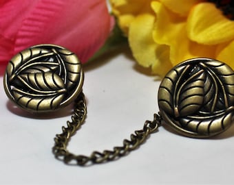 Antiqued Gold Tropical Leaf Sweater Clip: Cardigan Closure