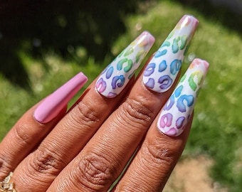 Jaren 90 baby - roze en regenboog luipaardprint valse press-on nagelverlengingen 10 stuks