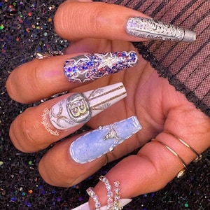 Beyonce Bowl - Beyonce Red, White and Blue Rhinestone Cowboy Inspired Extensões de unhas postiças Press-On 10 unidades