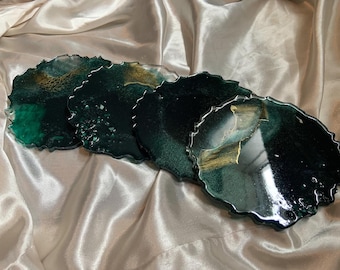 Emerald Green Resin coasters | Set of 4| emerald green coasters| emerald green gold decor|Fall table deco|Elegant table|geode art
