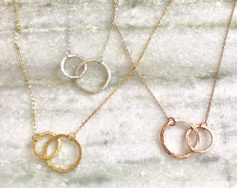 Collar de doble círculo de plata esterlina, Collar de círculo entrelazado, collar entrelazado, regalos de madre, Collar de anillo entrelazado, Pareja