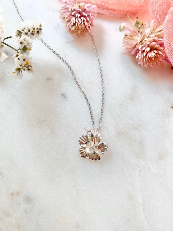 Hibiscus jewelry store