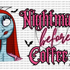 Può includere: Un'illustrazione digitale di Sally de Nightmare Before Christmas con capelli rossi e uno sfondo di ragnatela rosa e nero. Il testo "Nightmare before Coffee" è scritto in lettere rosa.