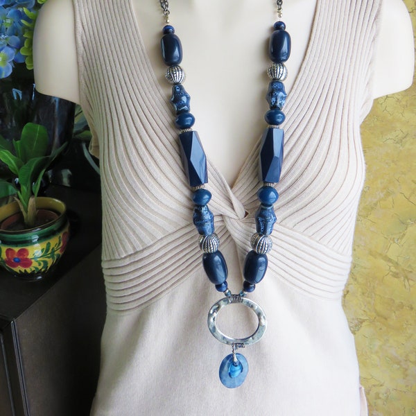 collier ethnique long bleu marine, CO631