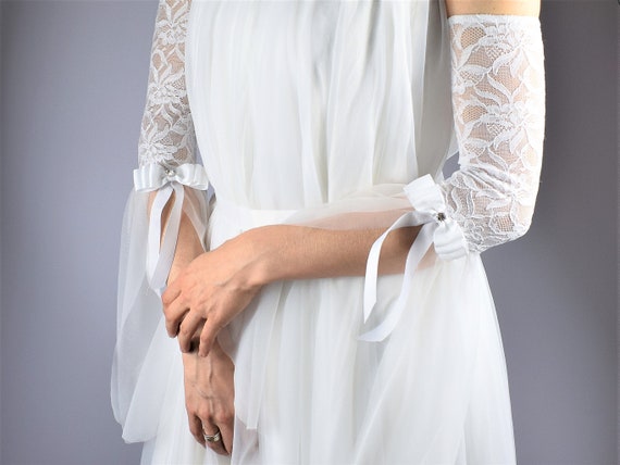 bridal sleeves detachable