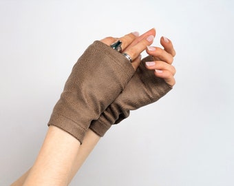 Womens Snakeskin Fingerless Leather Gloves Beige / M
