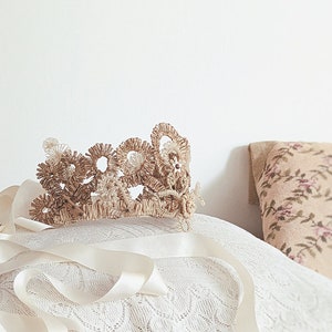 Crown/headpiece/tiara NEREÏDE of braided straw image 1