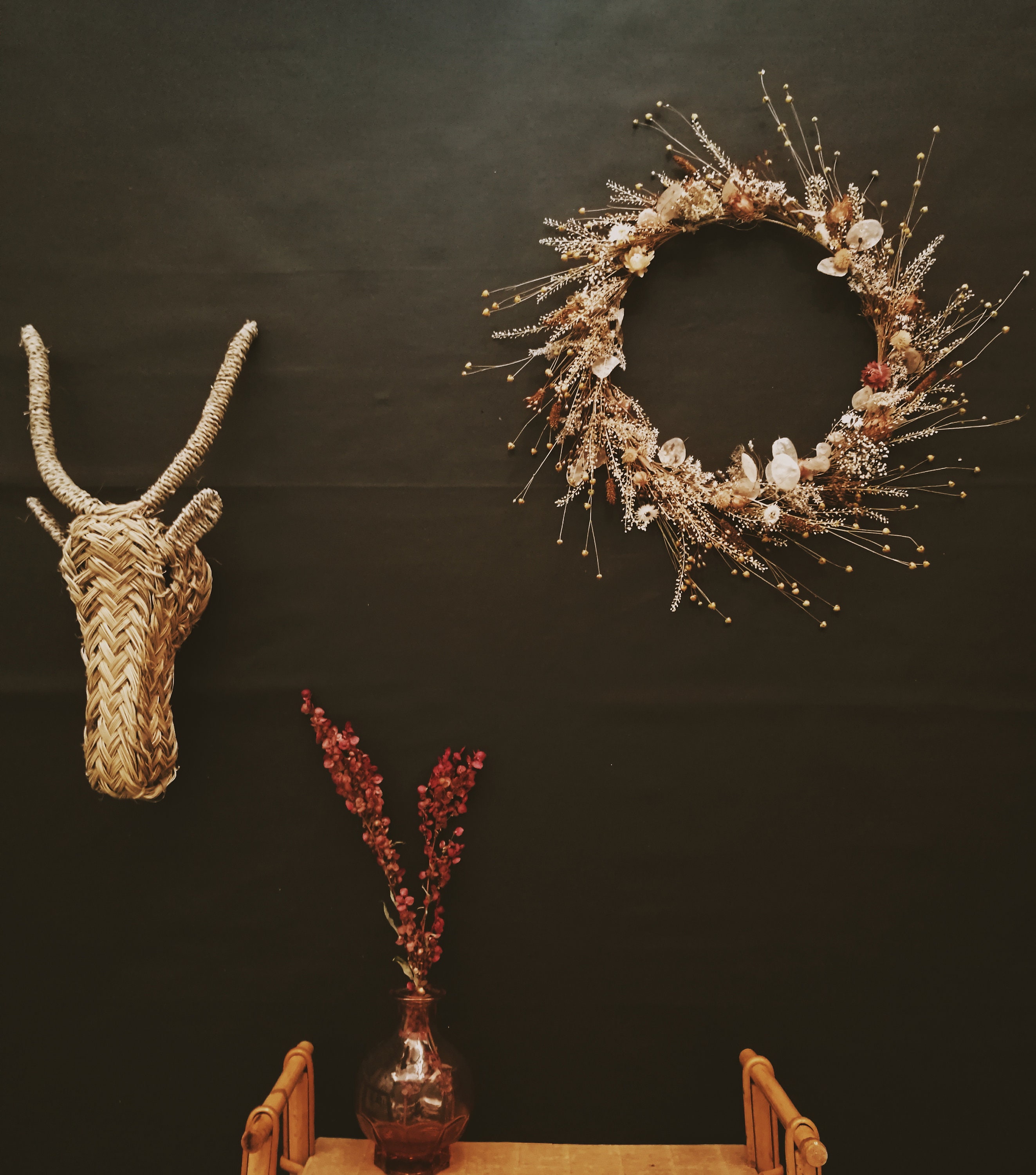 Couronne de Fleurs Séchées sur Cercle en Métal Bronze/Doré