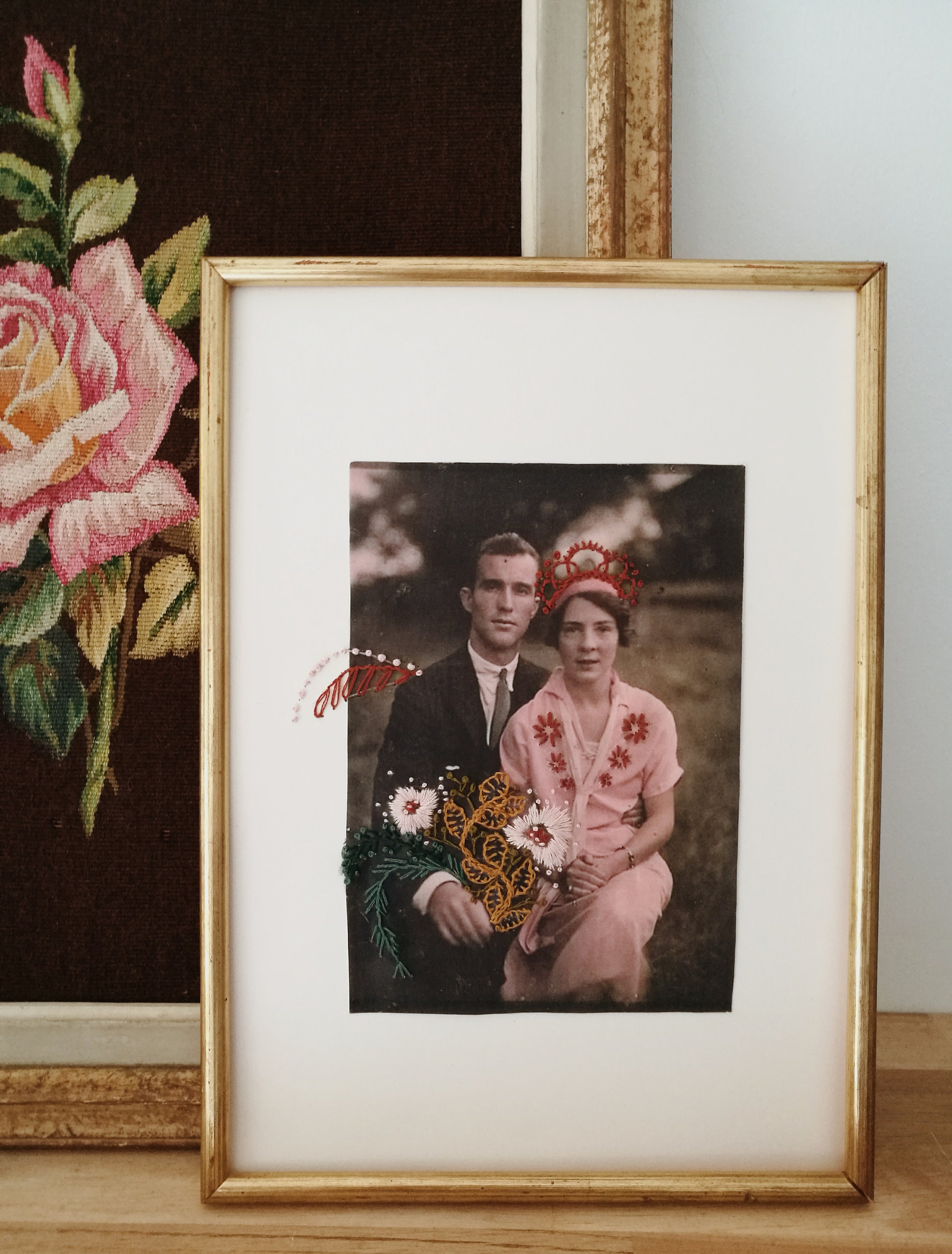 Photographie Vintage en Couleur Brodée