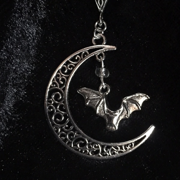 Anhänger gothic Mond und Fledermaus, silber, witchy Hexe, filigran