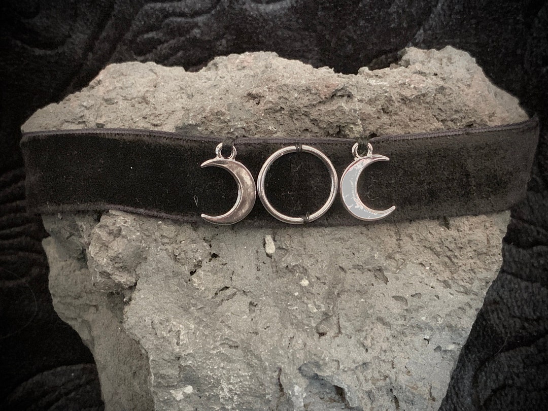 Gothic Black Velvet Choker Necklace With Silver Moon Pendant - Etsy